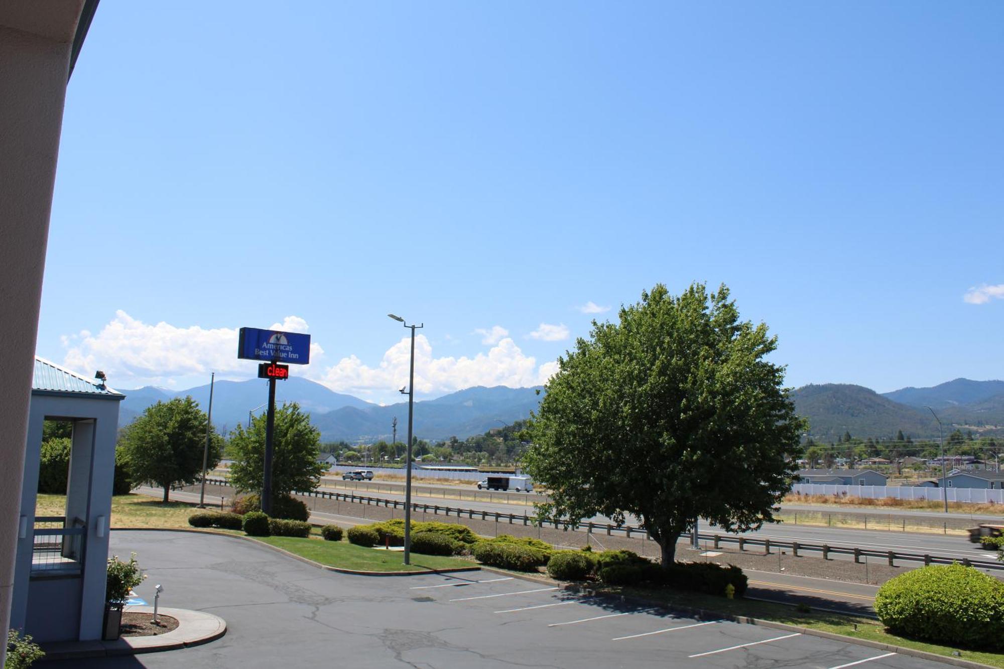 Americas Best Value Inn - Phoenix / Ashland Εξωτερικό φωτογραφία
